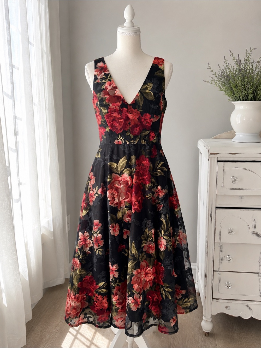 Eliza J Dress Size 2 NWT Black Floral Embroidered Fit Flare Midi V Neck $278